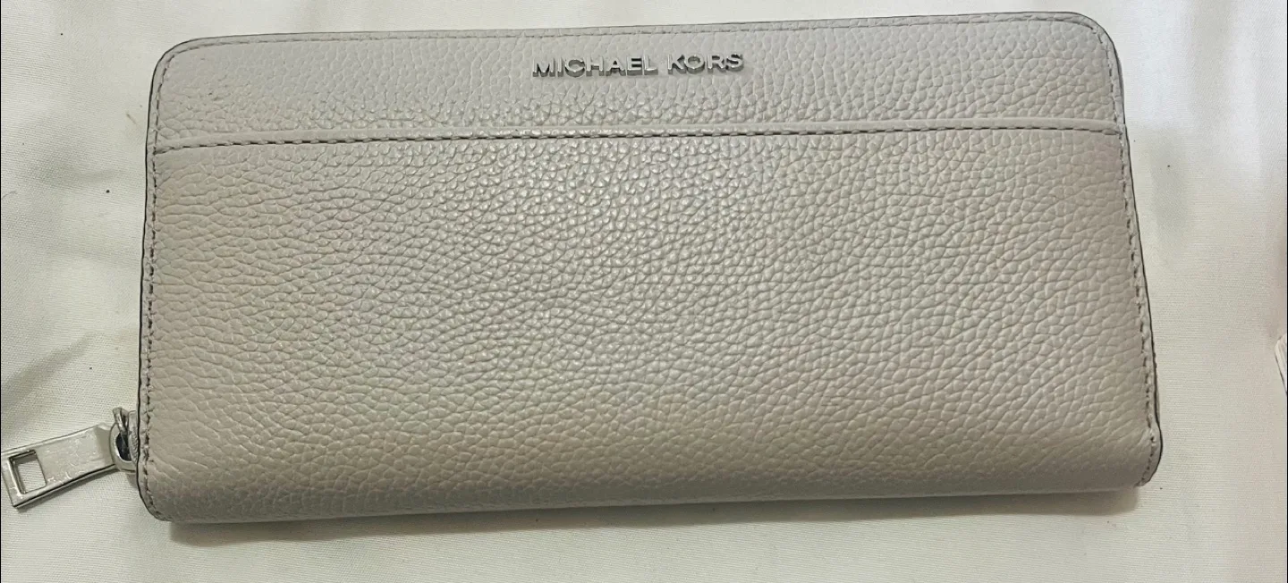 Michael Kors Leather Wallet thumbnail