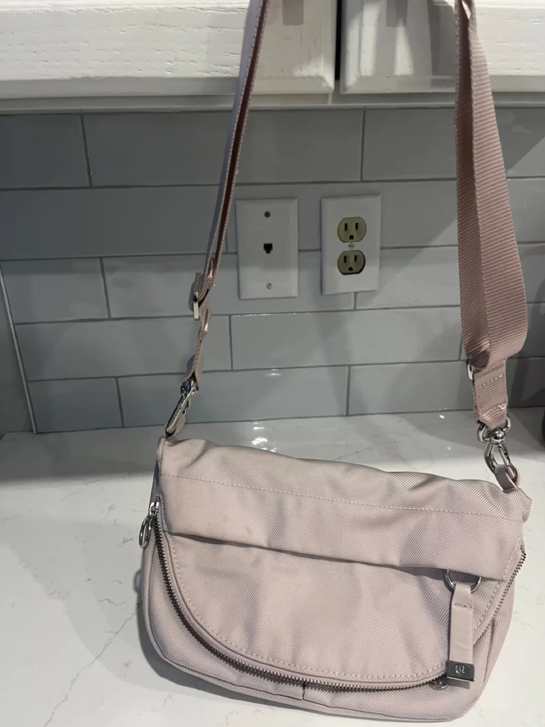 Lululemon Festival Bag 5L Lilac image indicator(2)