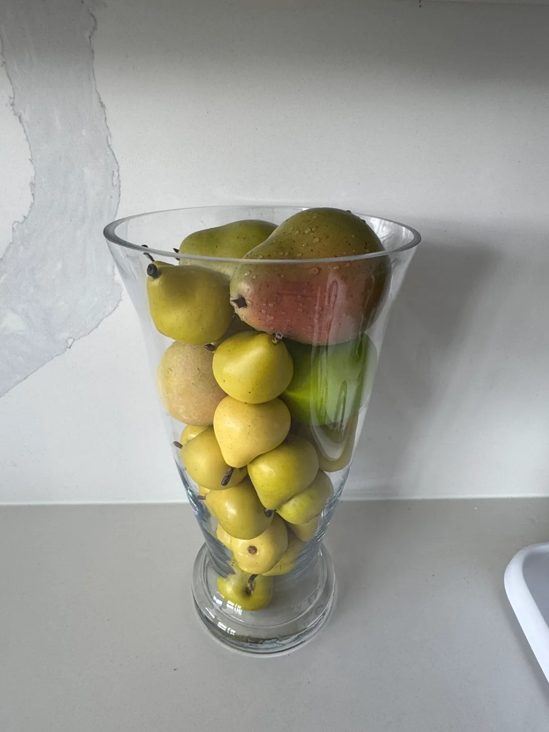 Glass Vase with Pears image indicator(3)