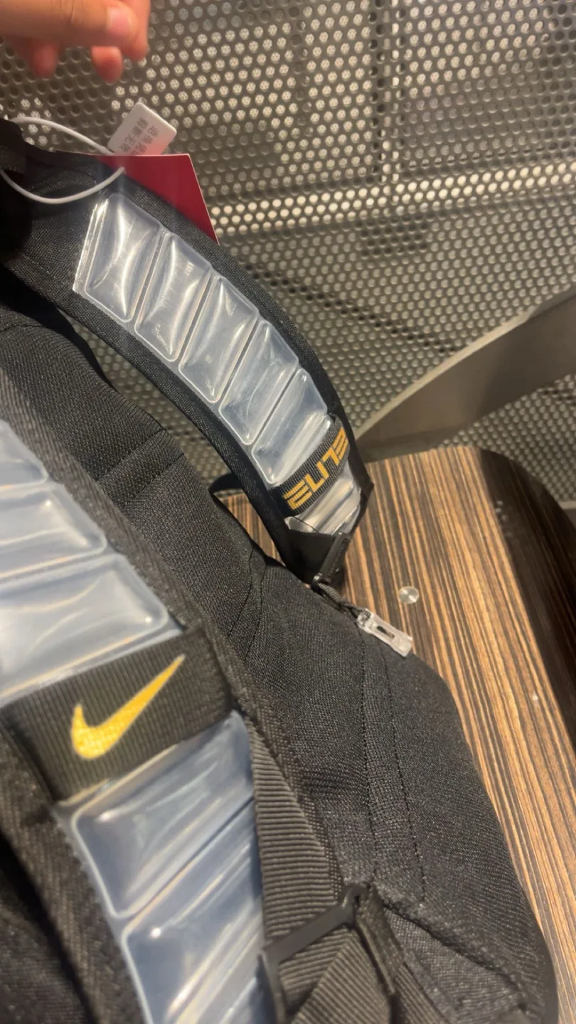 Nike Elite Backpack - Black image indicator(3)
