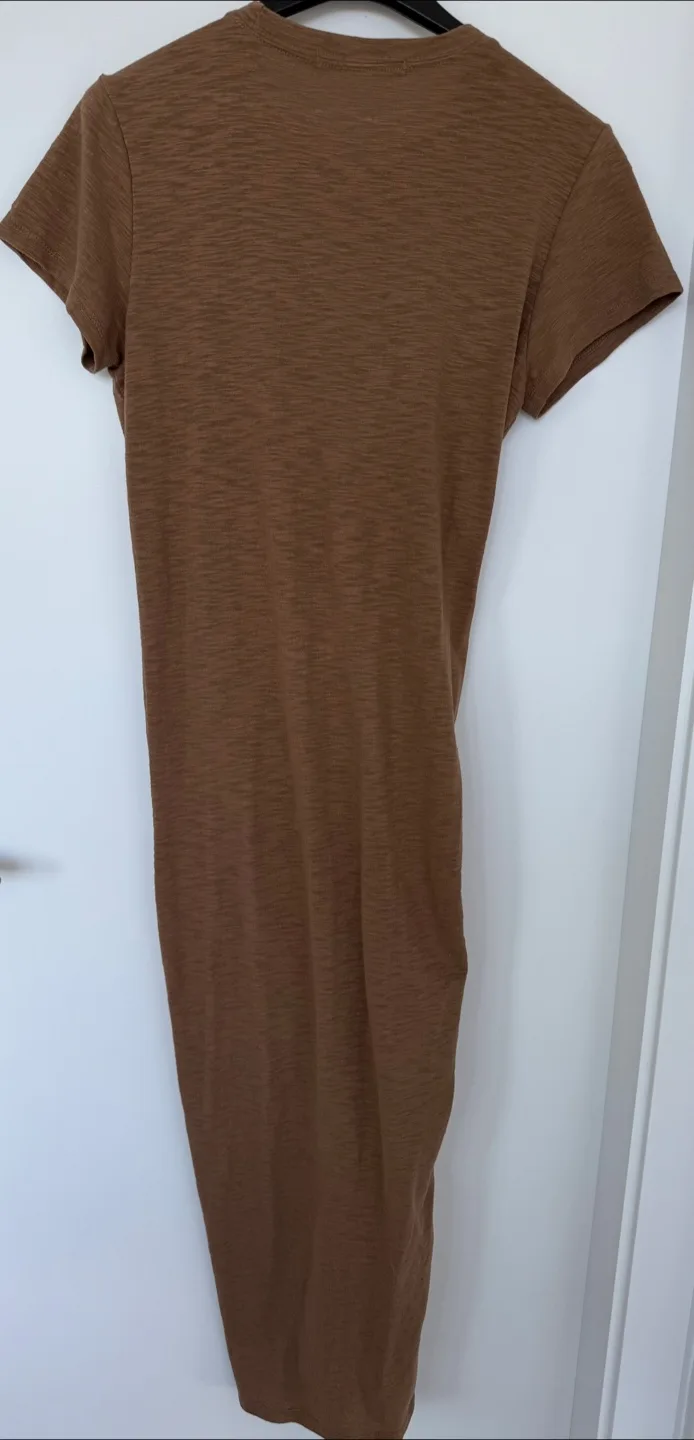 Comfortable tee Brown Dress image indicator(2)