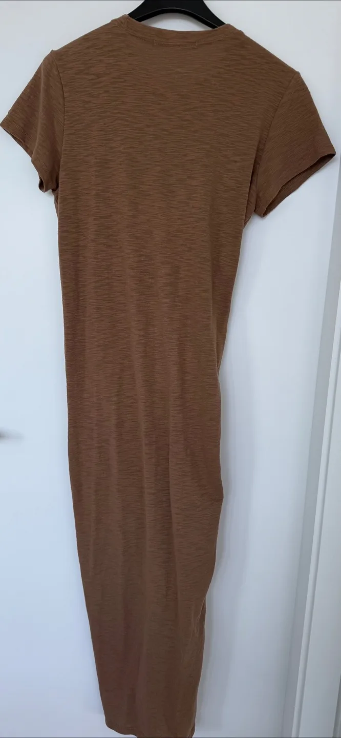 Comfortable tee Brown Dress image indicator(5)
