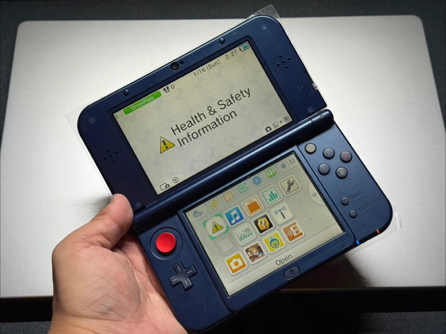 New Nintendo 3DS XL – Red & Blue Custom Build thumbnail