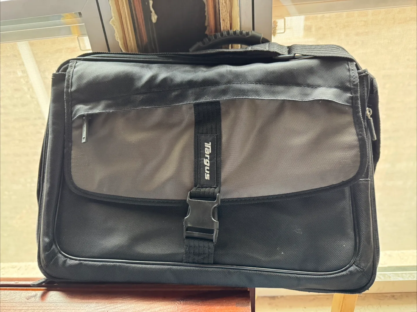 Targus Black/Gray Laptop Bag thumbnail