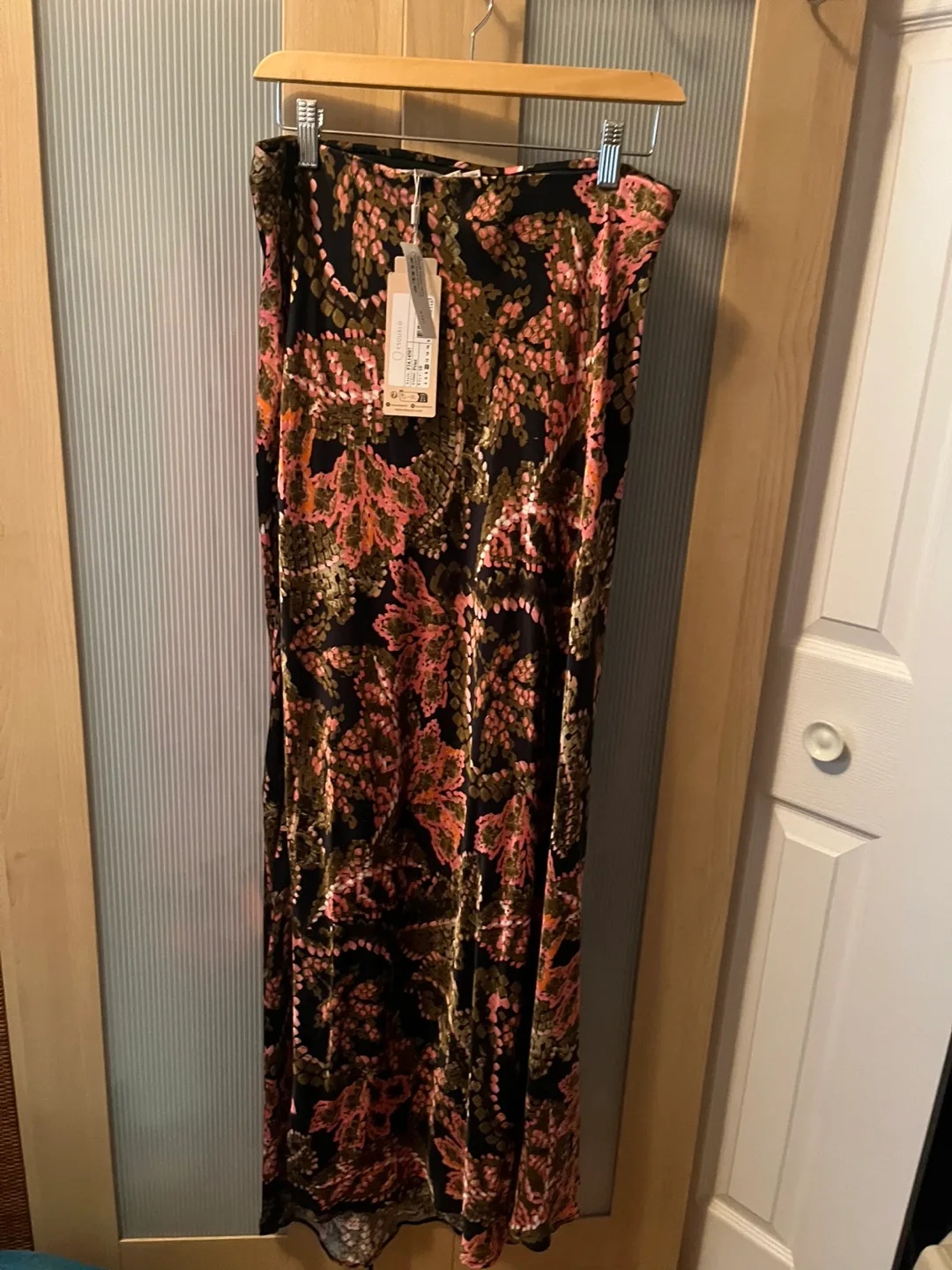 Esqualo Floral Print Skirt - Size 10. Brand new, never worn thumbnail