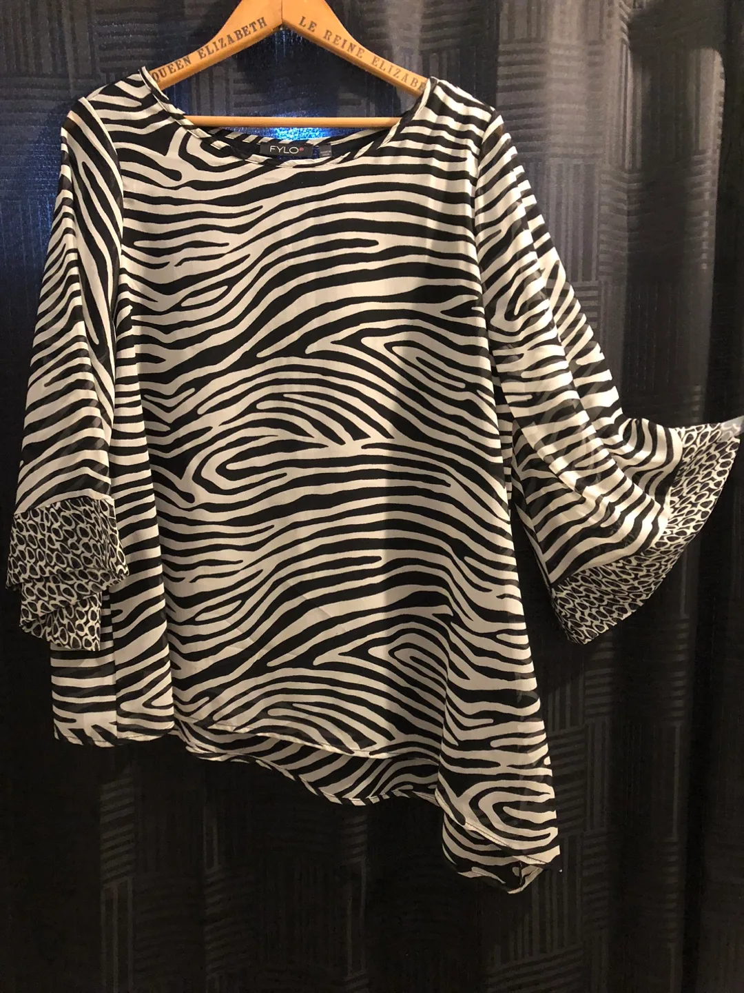 🍁FYLO Zebra Print Blouse 🇨🇦 thumbnail