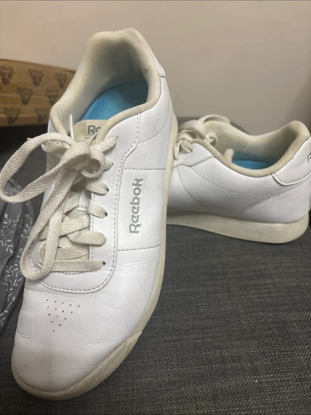 Like NEW Reebok Princess Women's Sneakers - Size 8 thumbnail