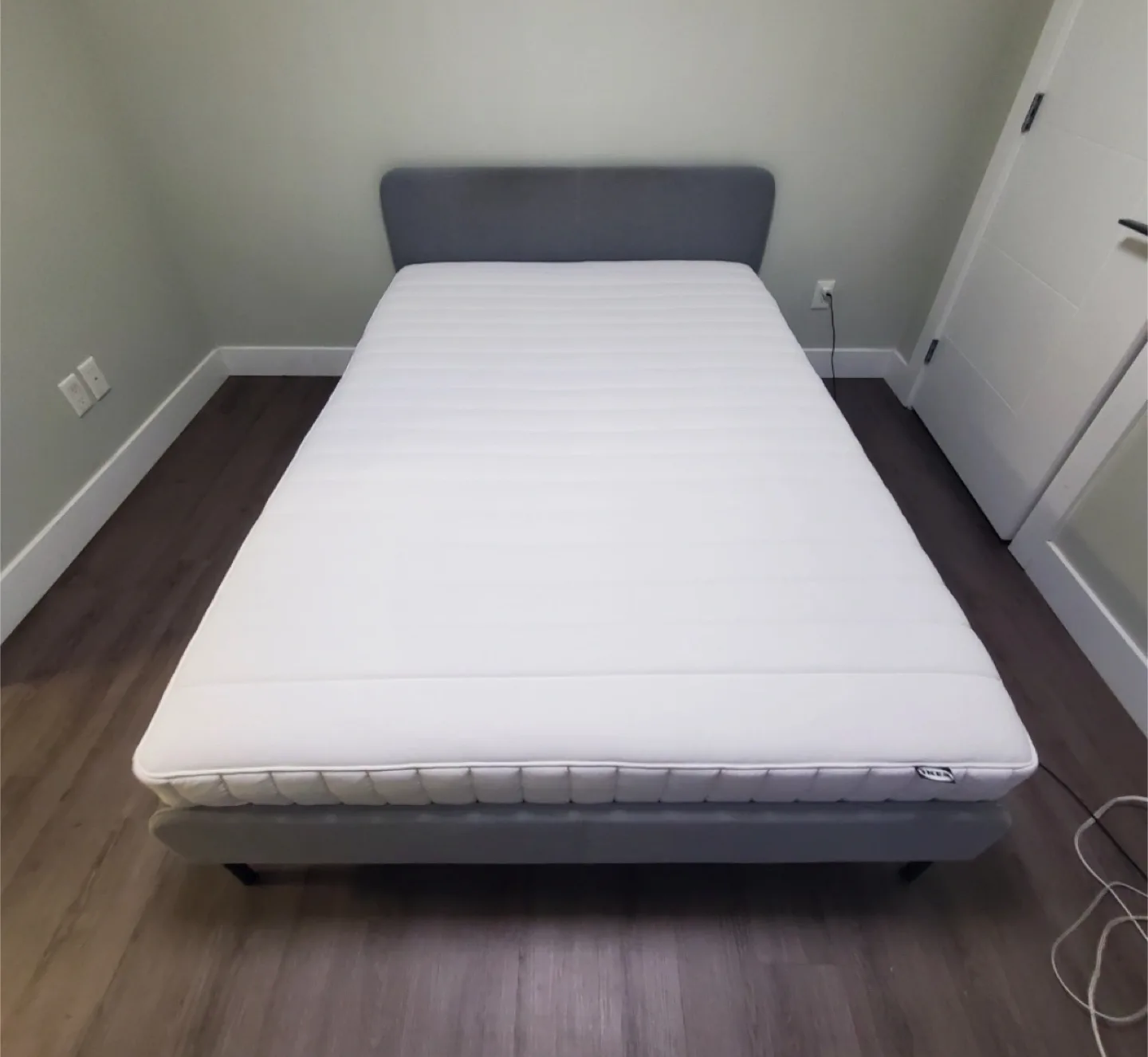 Ikea Queen bed frame *Free delivery thumbnail
