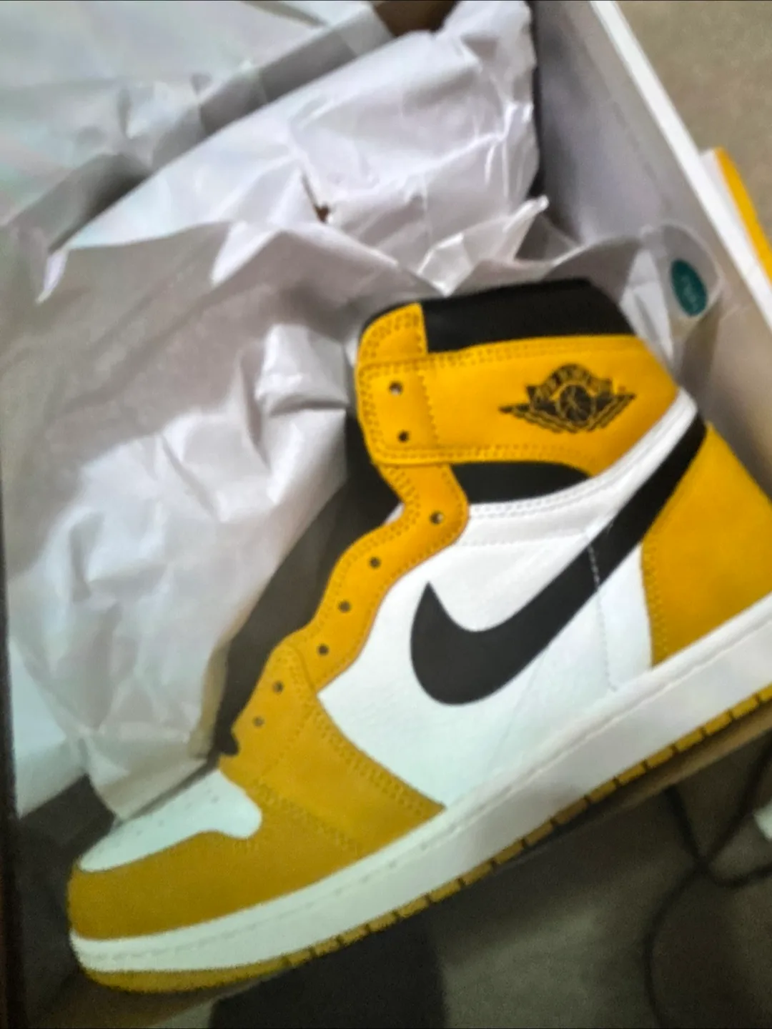 Air Jordan 1 Retro High OG Yellow Ochre thumbnail