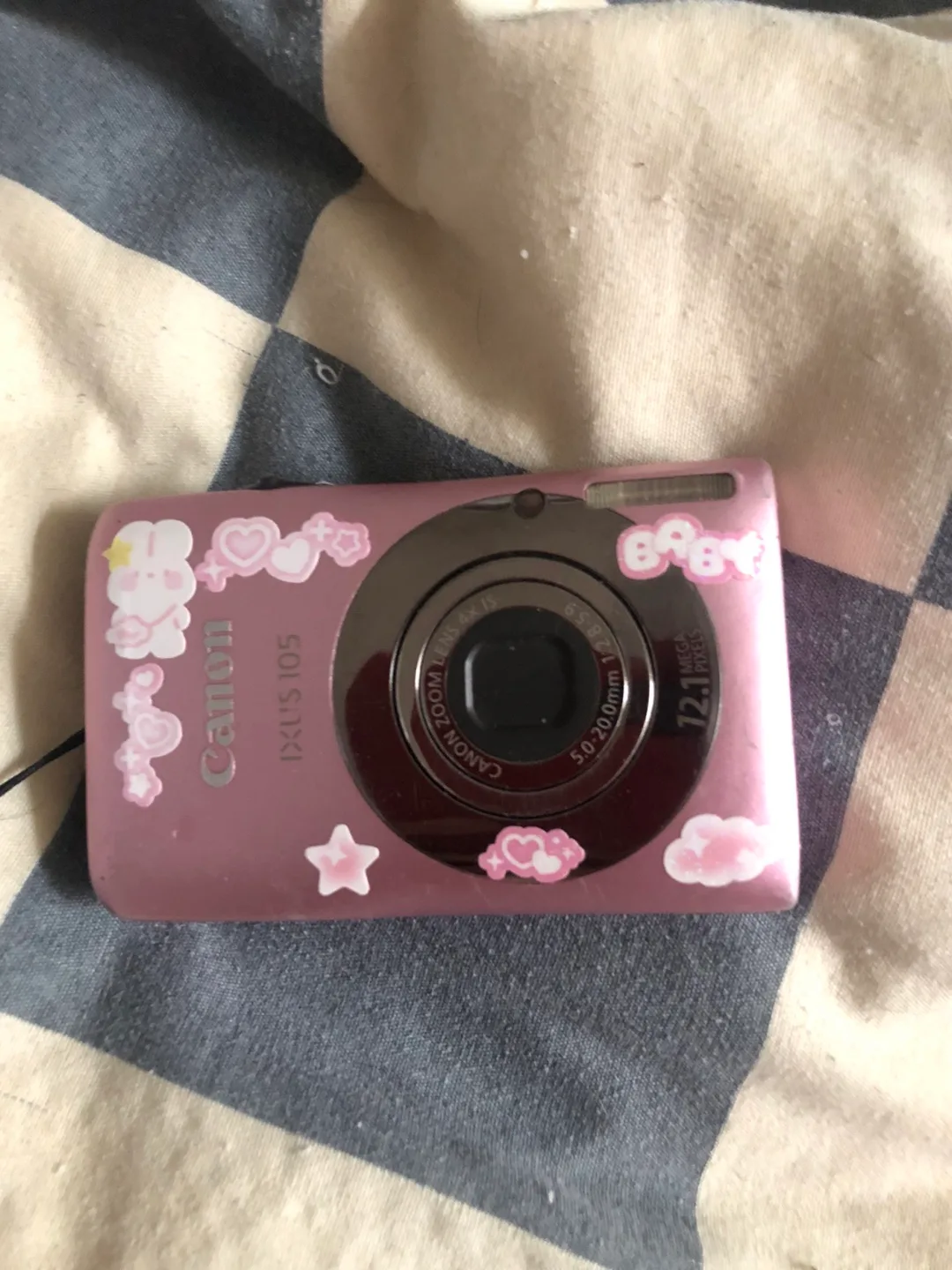 Canon IXUS 105 12.1 MP Pink Digital Camera thumbnail