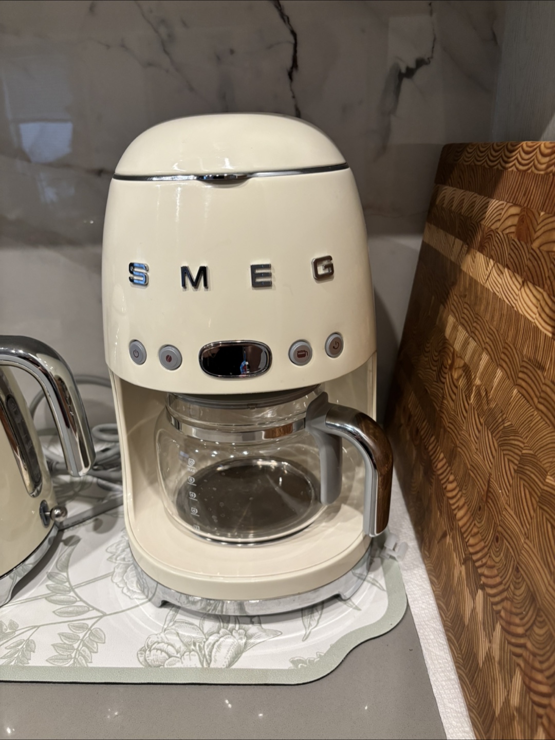 Smeg Drip Filter Coffee Maker - Cream