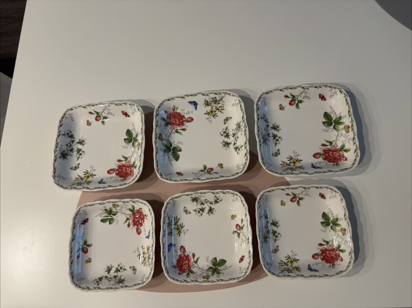Brand new - Japanese plate set 6