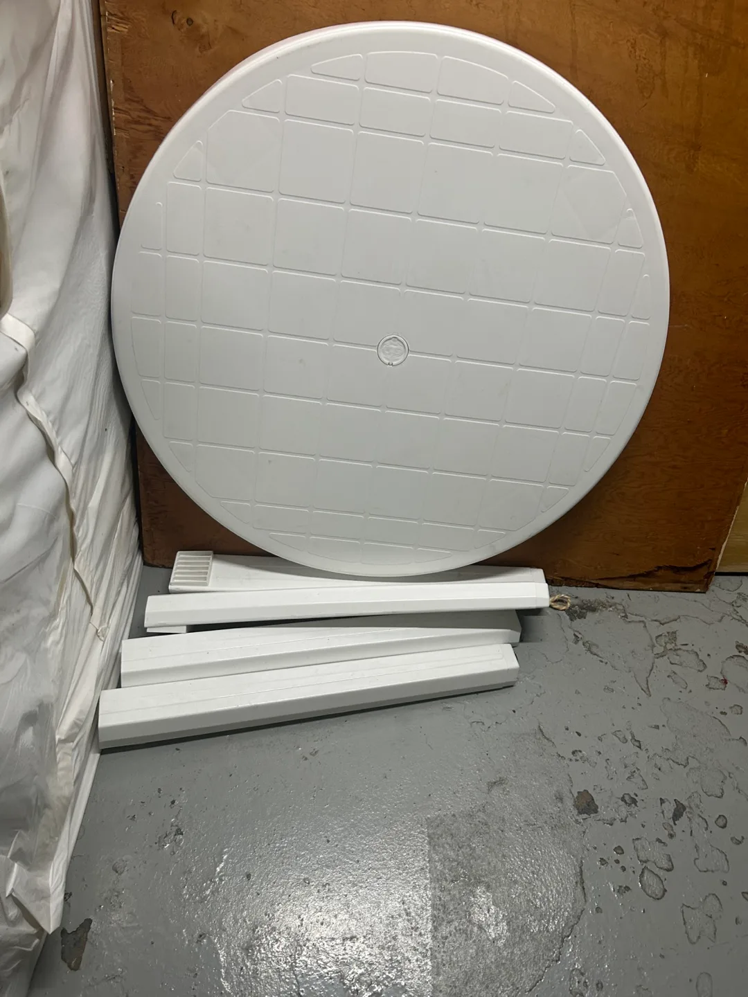 White Round Table with Detachable Legs thumbnail