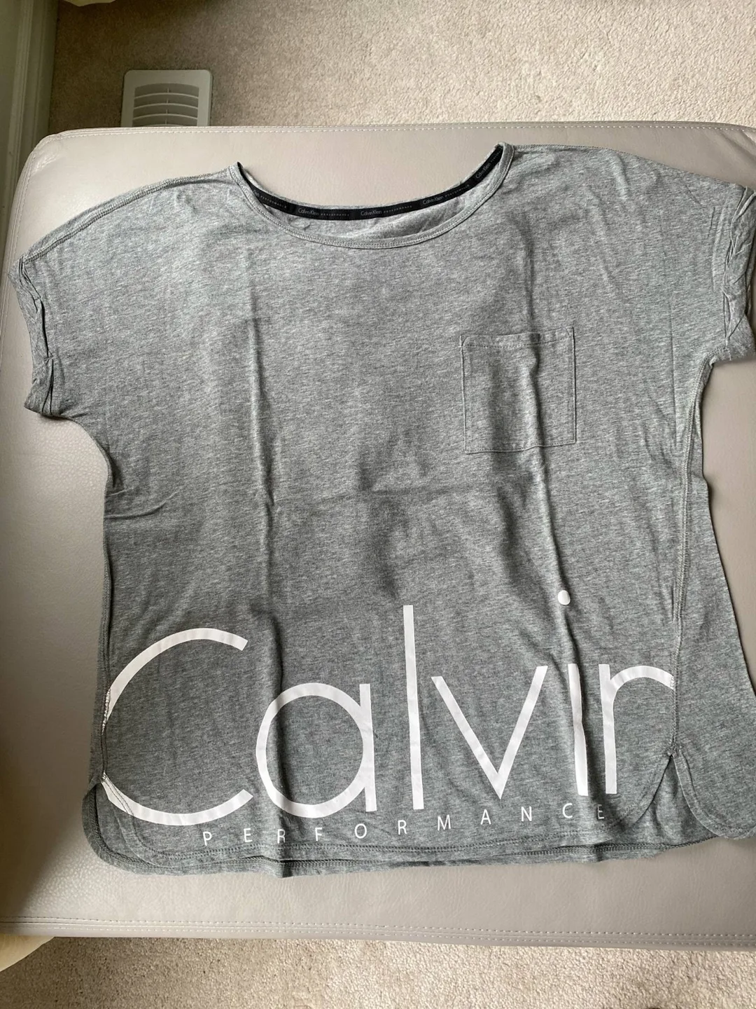 Bench & Calvin Klein T-Shirts - Size L image indicator(5)
