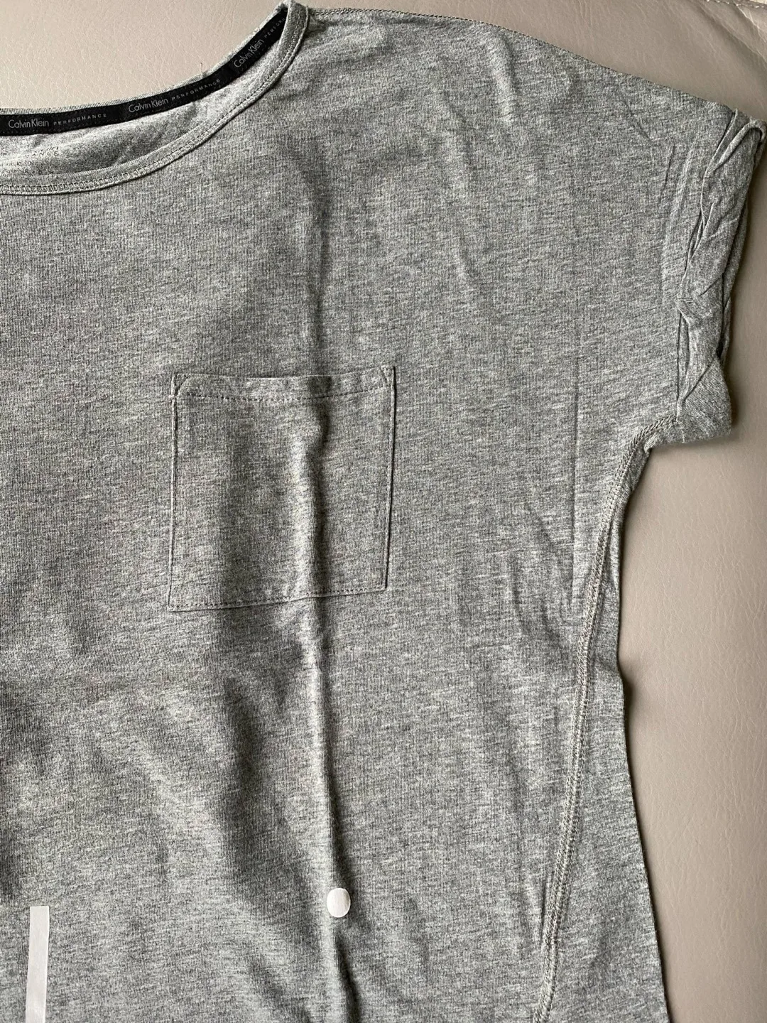 Bench & Calvin Klein T-Shirts - Size L image indicator(7)