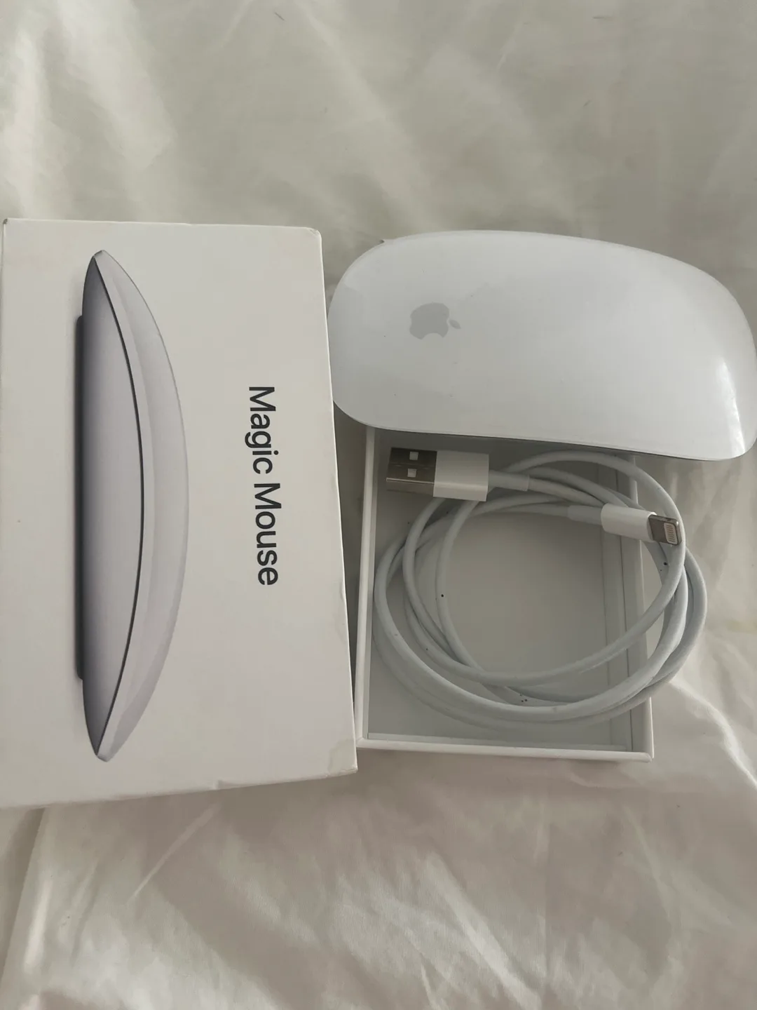Apple Magic Mouse - White thumbnail