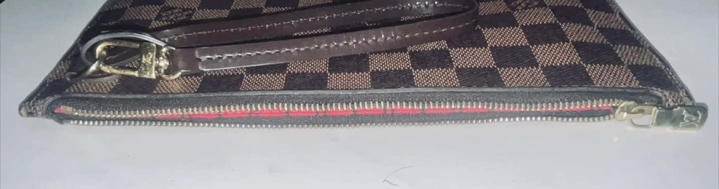 Louis Vuitton Damier Ebene Pochette image indicator(3)