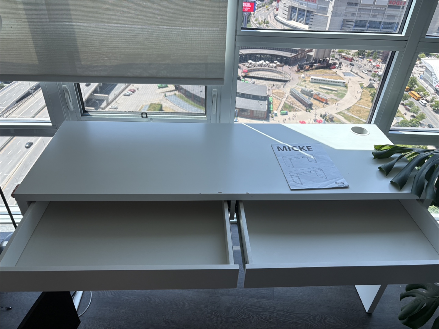 Ikea desk - photo 3