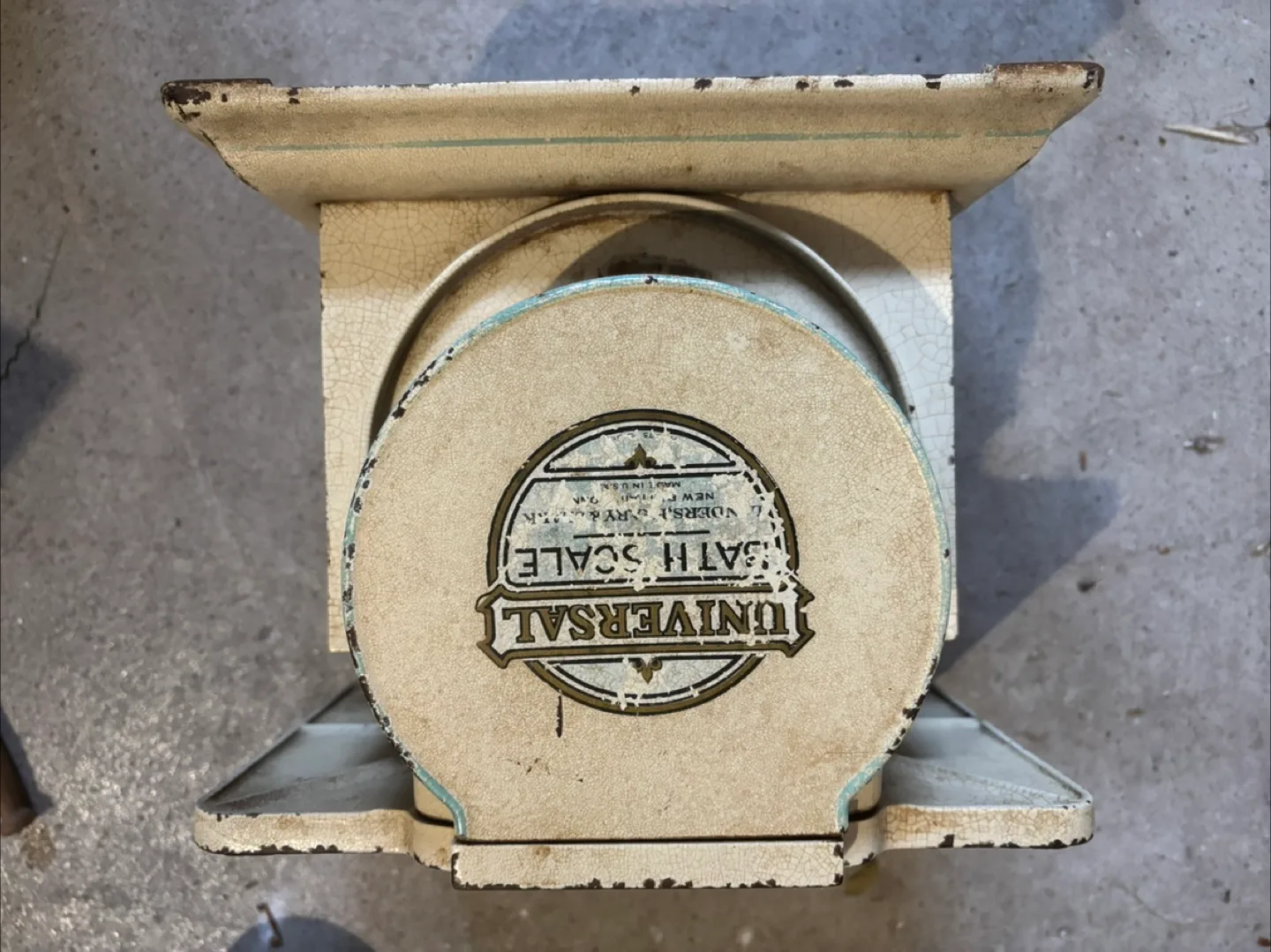 Vintage Universal Bath Scale thumbnail