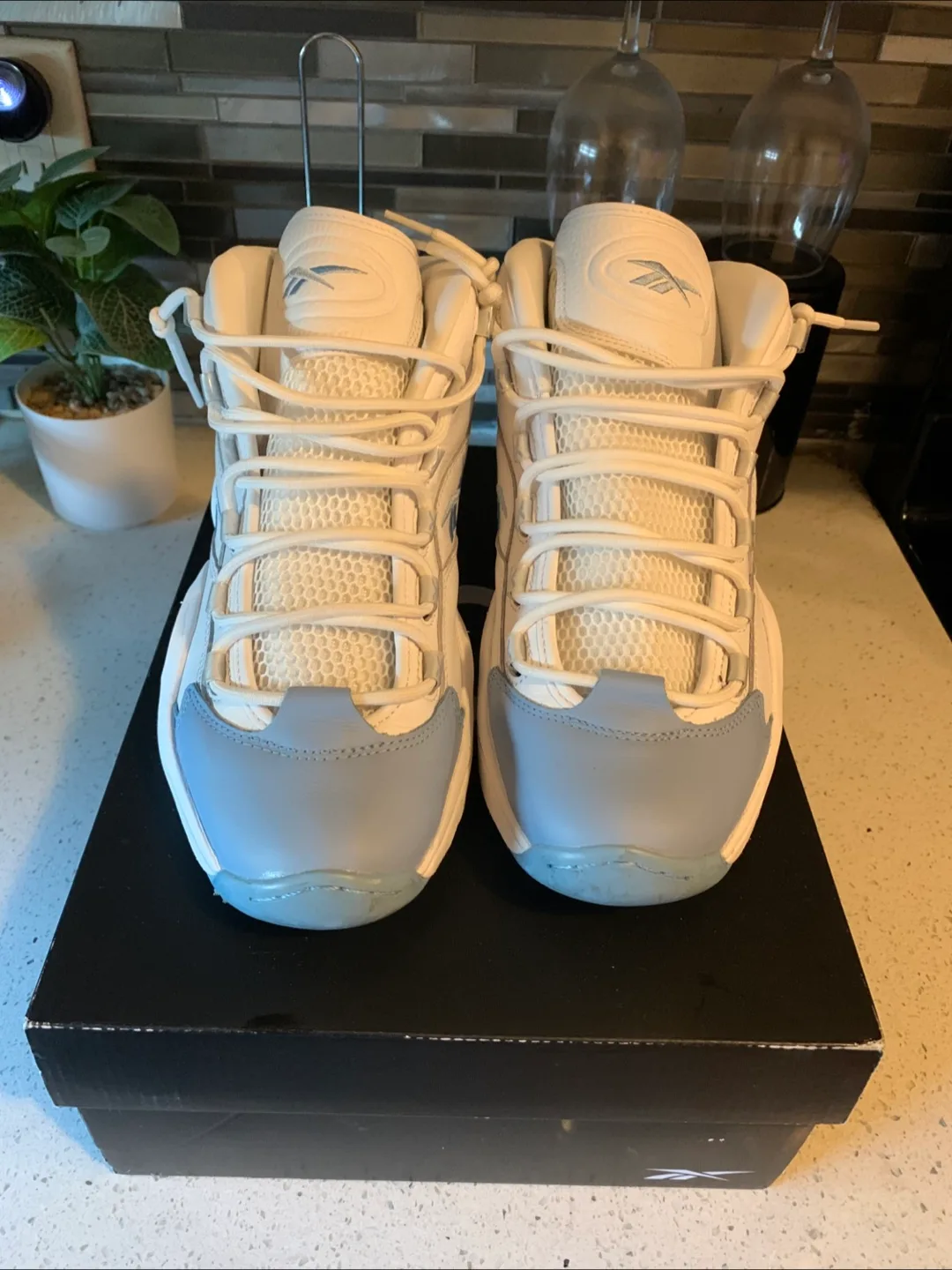 Reebok Question Mid White/Blue Shoes - Size 10.5 image indicator(2)