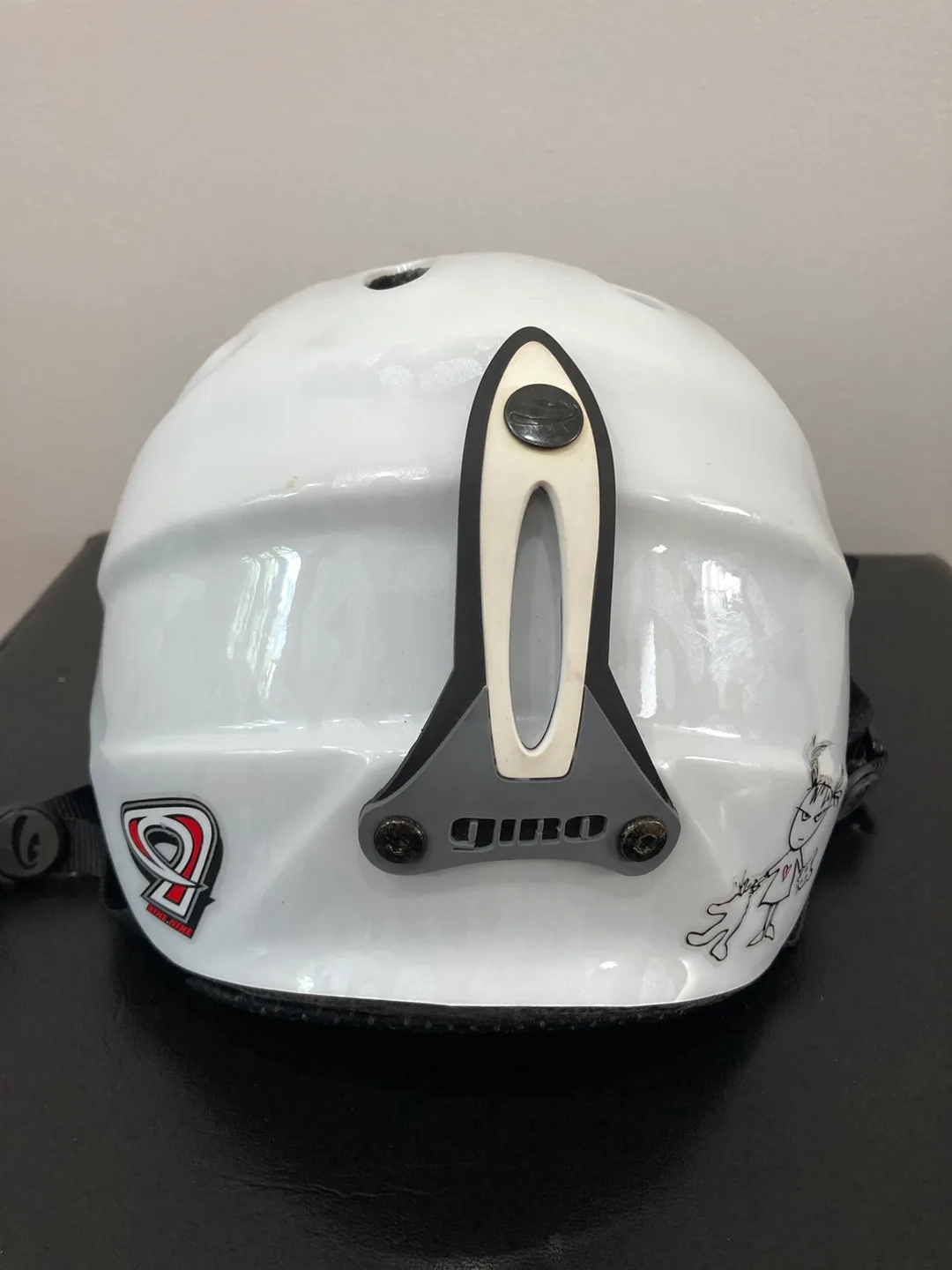 Giro White Ski/Snowboard Helmet image indicator(3)