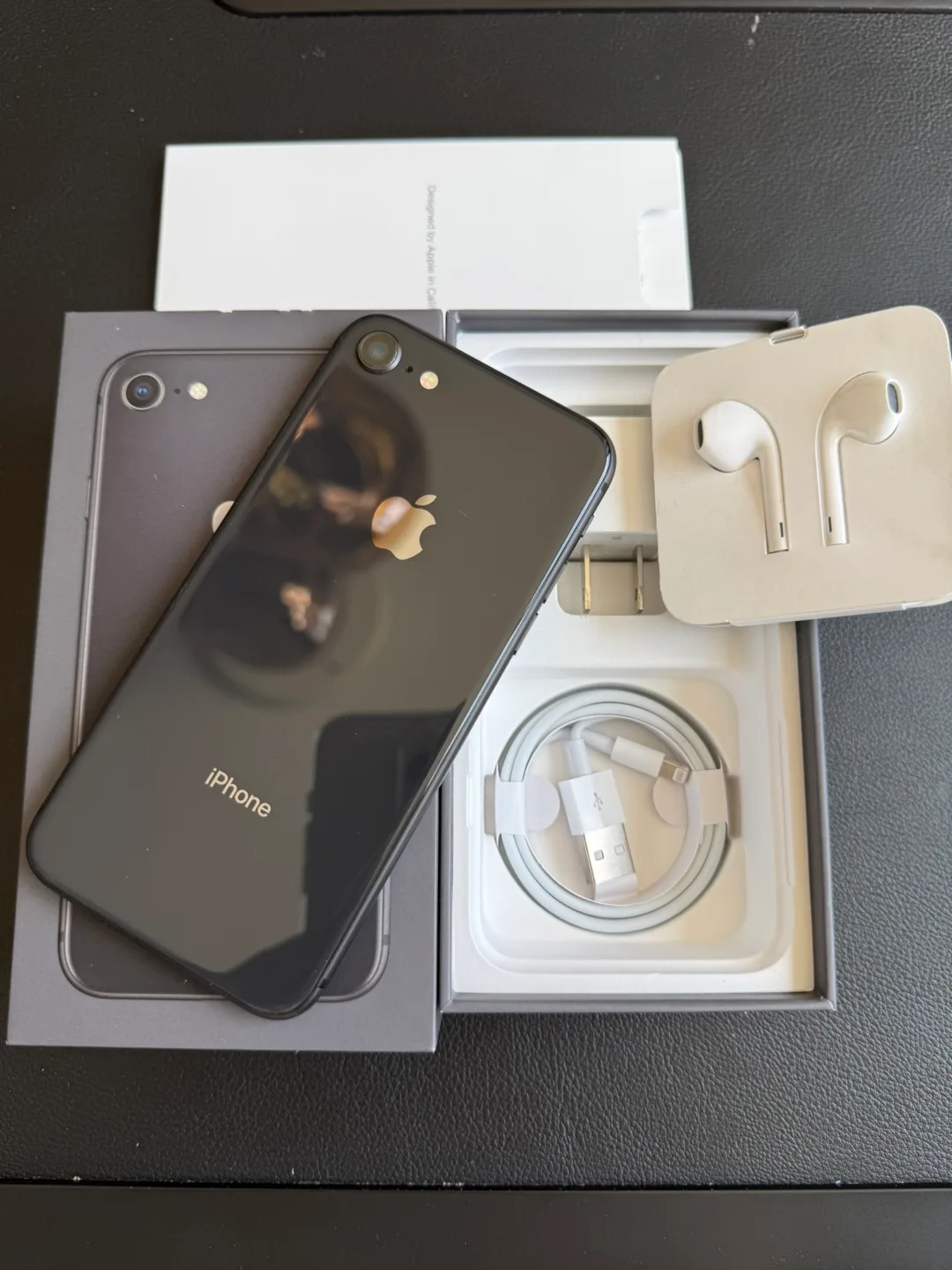 iPhone 8 64GB Black thumbnail