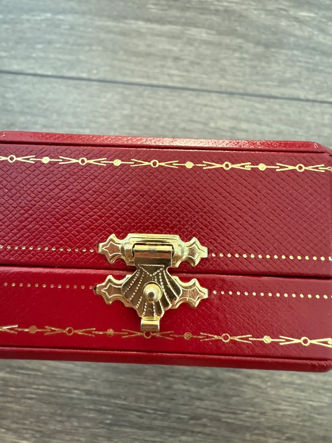 Cartier Marry rings Box image indicator(2)