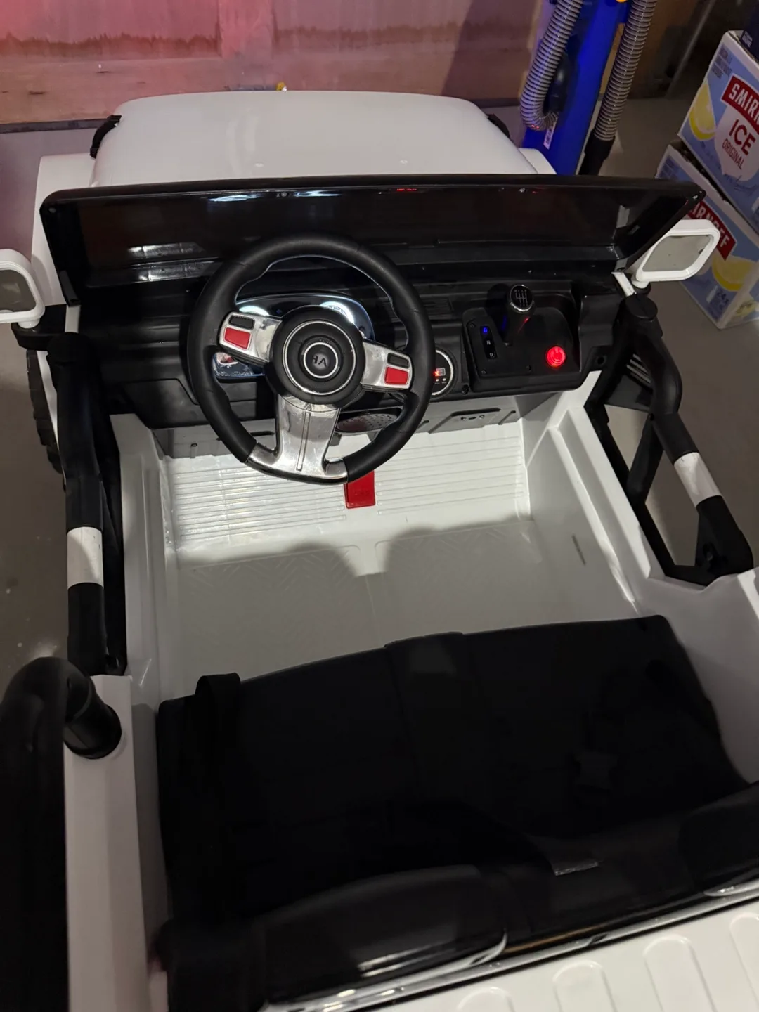 Kids White Ride On Jeep image indicator(5)