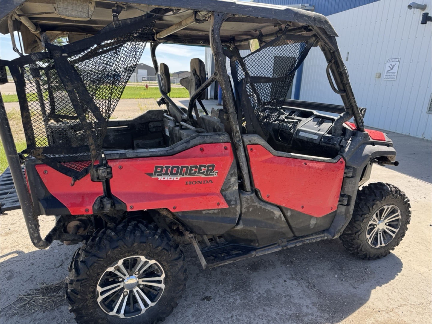 Honda Pioneer 1000 UTV - photo 2