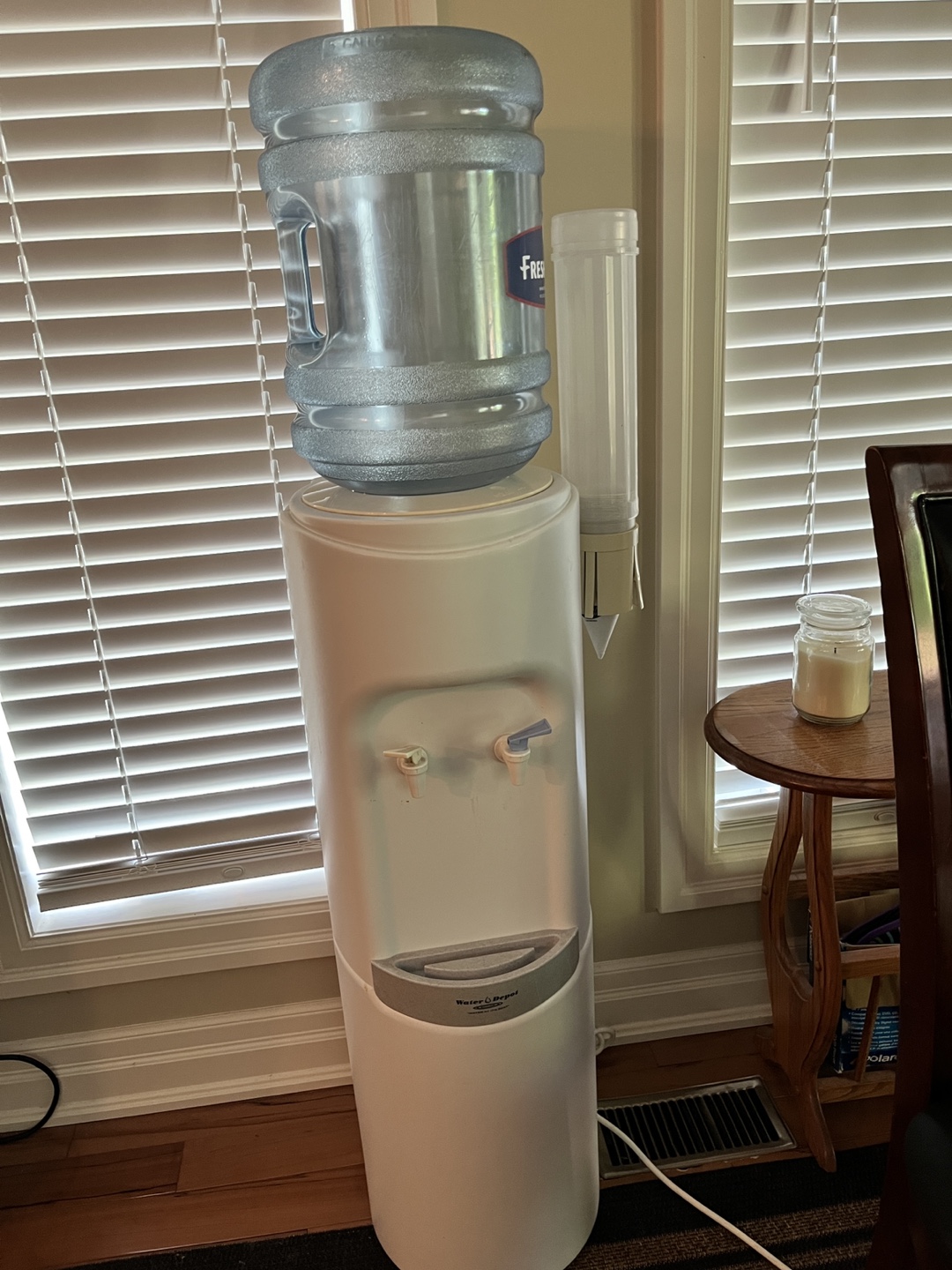 Water Dispenser - photo 2