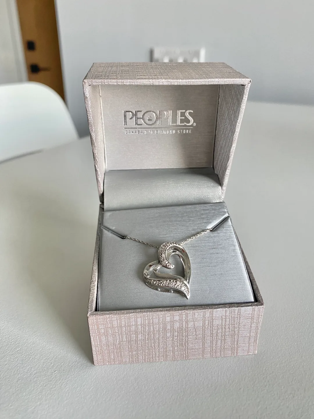 Brand NEW Real Diamonds Heart Necklace thumbnail