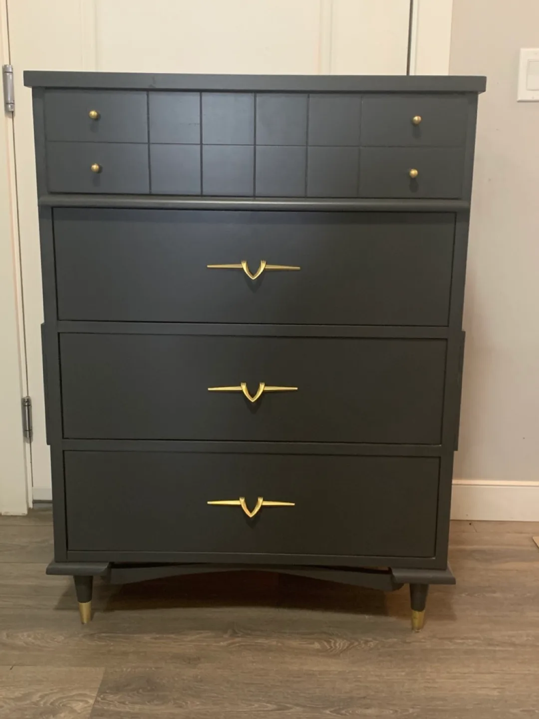 Chest of drawers thumbnail