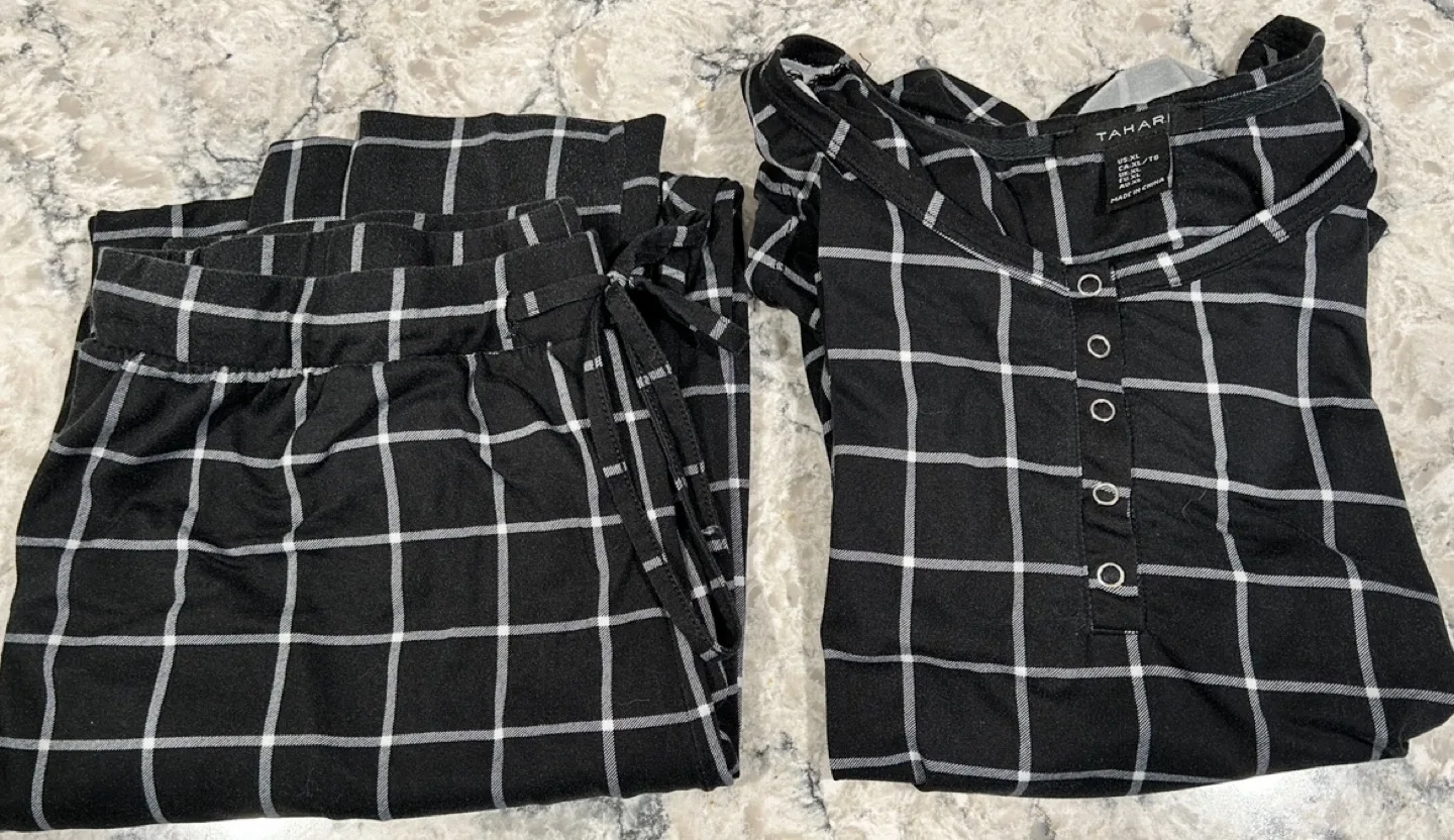 Tahari 2 Piece Women’s Pajama Set (Size XL) thumbnail