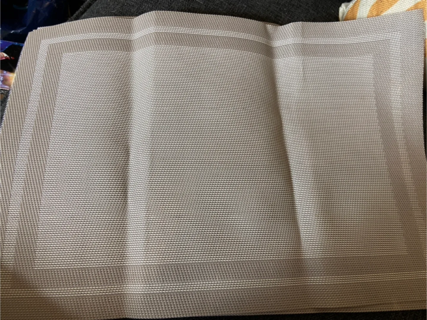 Beige Placemats 4 pieces thumbnail