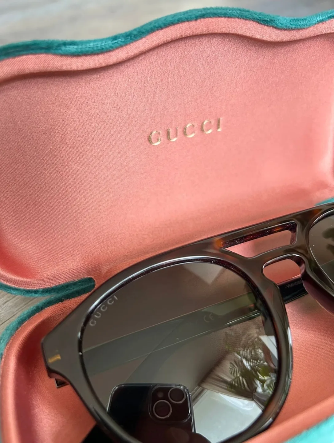 GUCCI Sunglasses with Case image indicator(3)