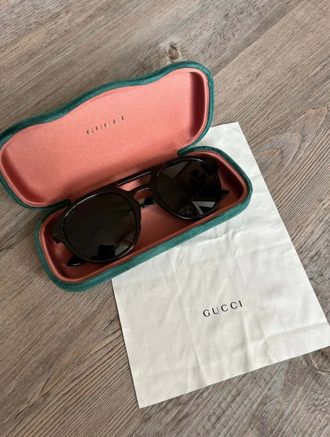GUCCI Sunglasses with Case image indicator(2)
