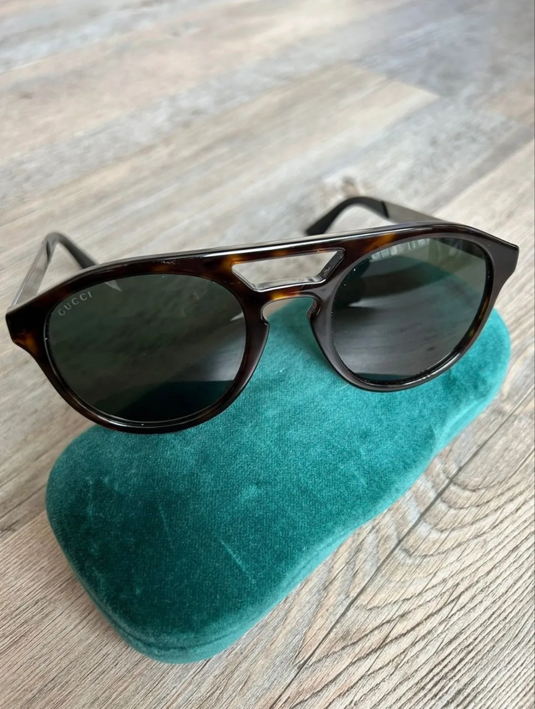 GUCCI Sunglasses with Case image indicator(6)