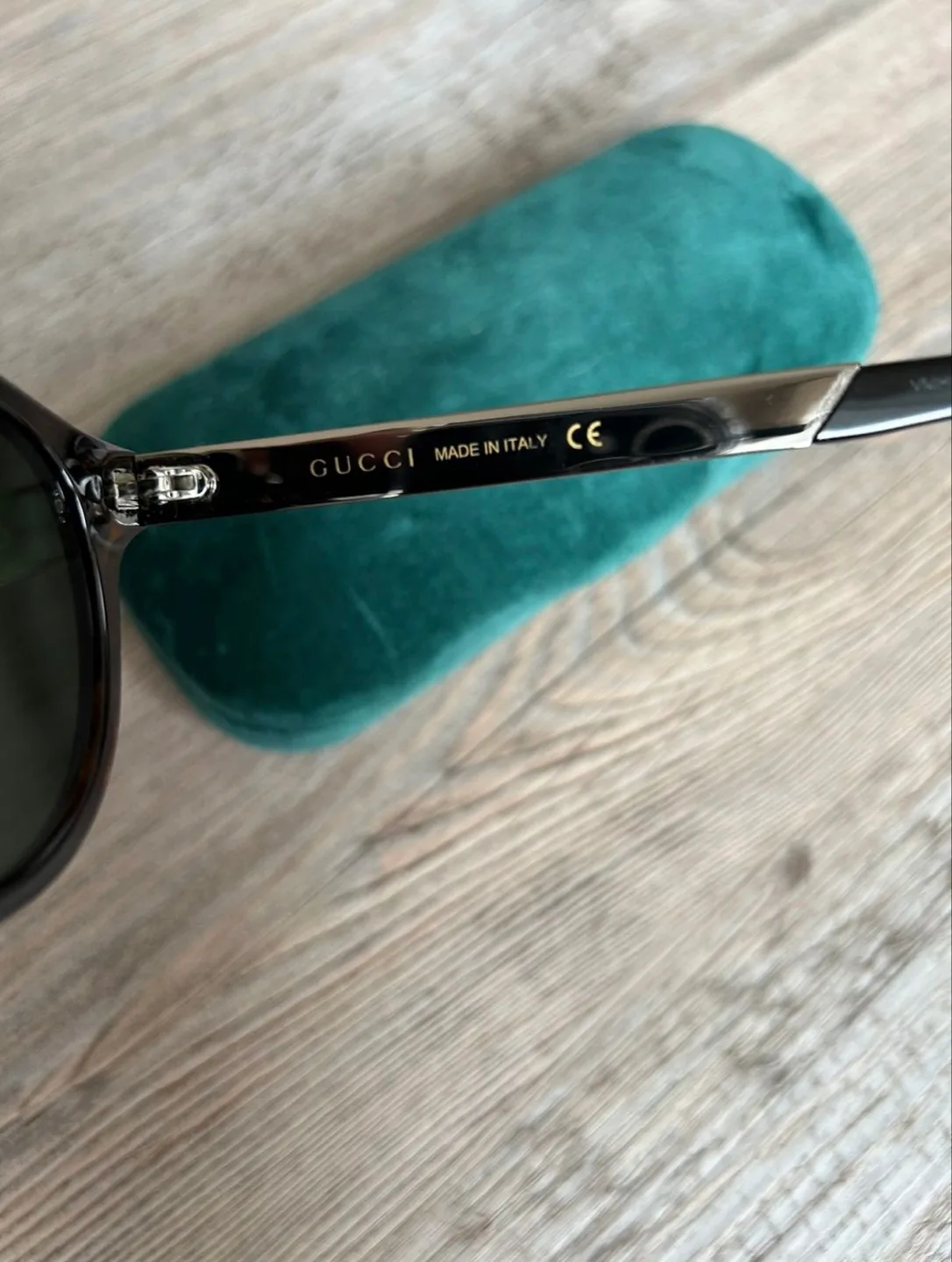GUCCI Sunglasses with Case image indicator(8)