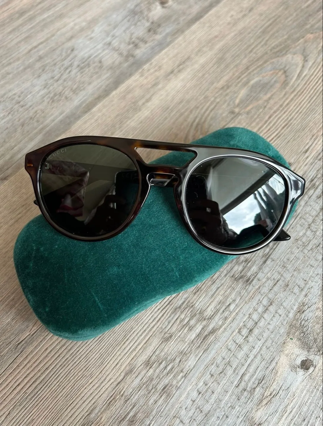 GUCCI Sunglasses with Case image indicator(9)