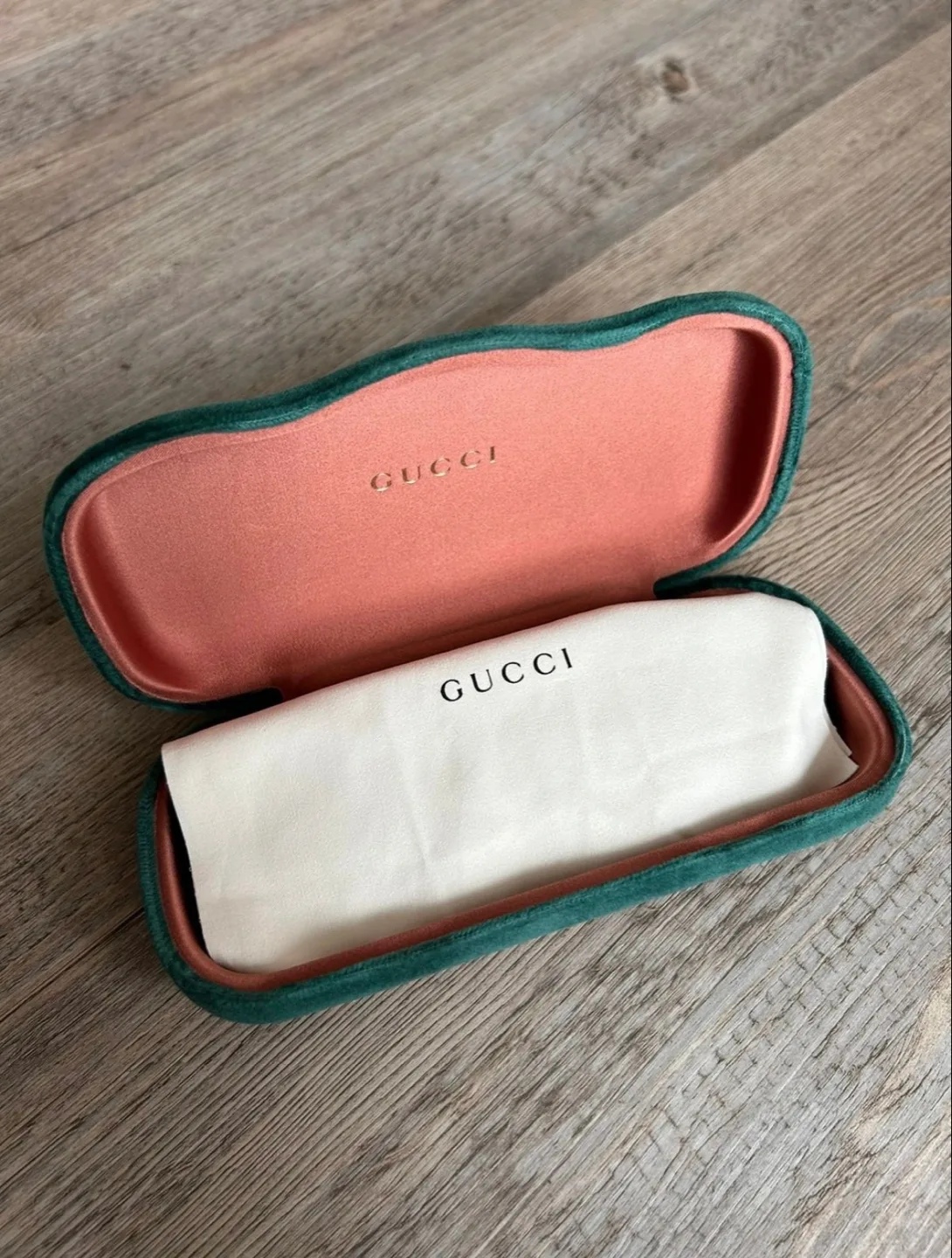 GUCCI Sunglasses with Case image indicator(10)