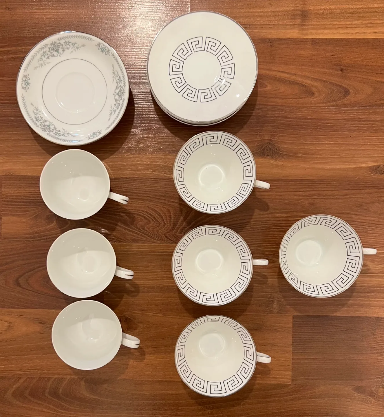 Tea Cups & Saucers thumbnail
