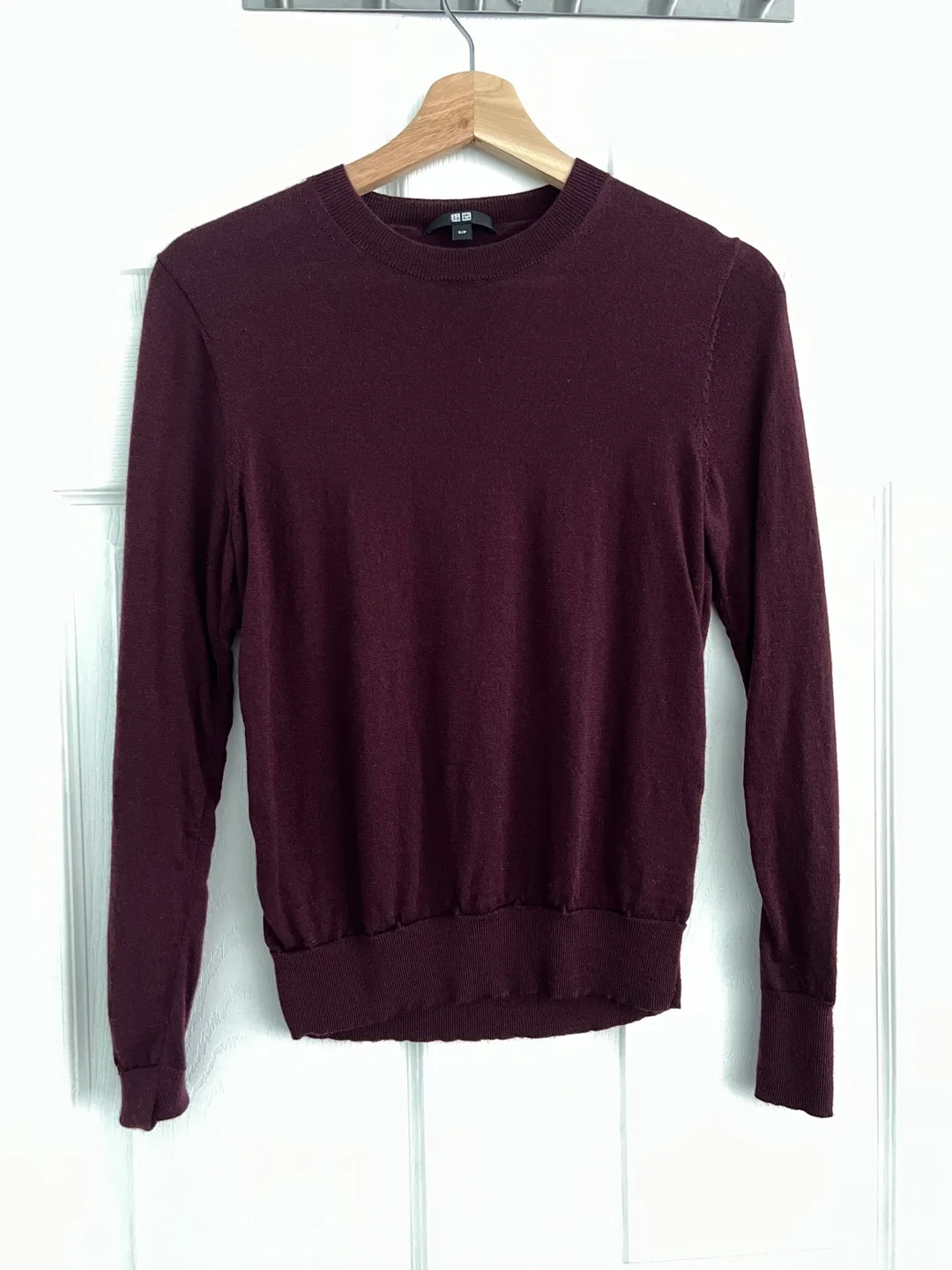 Uniqlo Women’s Burgundy Wool Sweater - Size S thumbnail