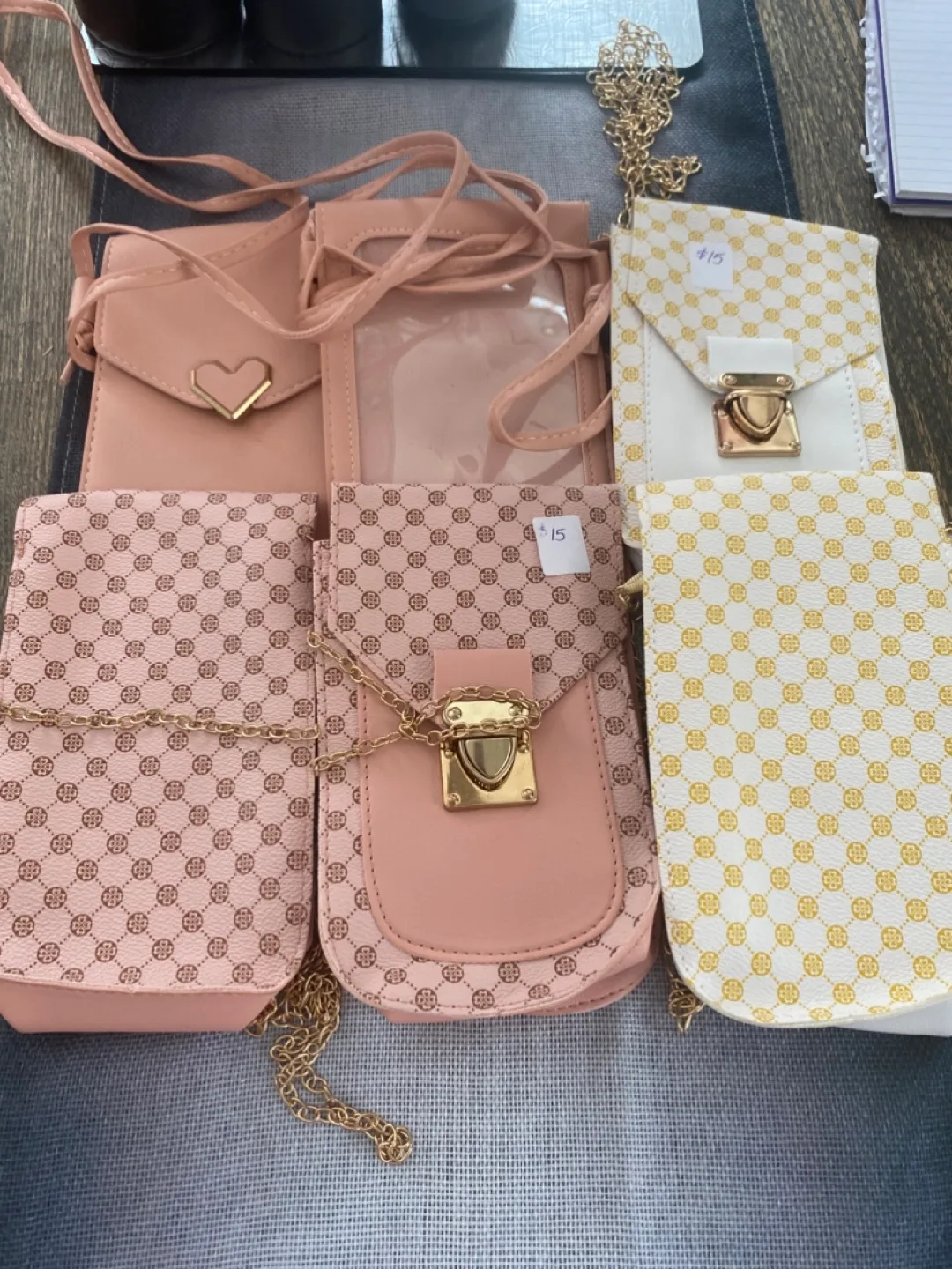 Assorted Cell Phone Purse Lot thumbnail