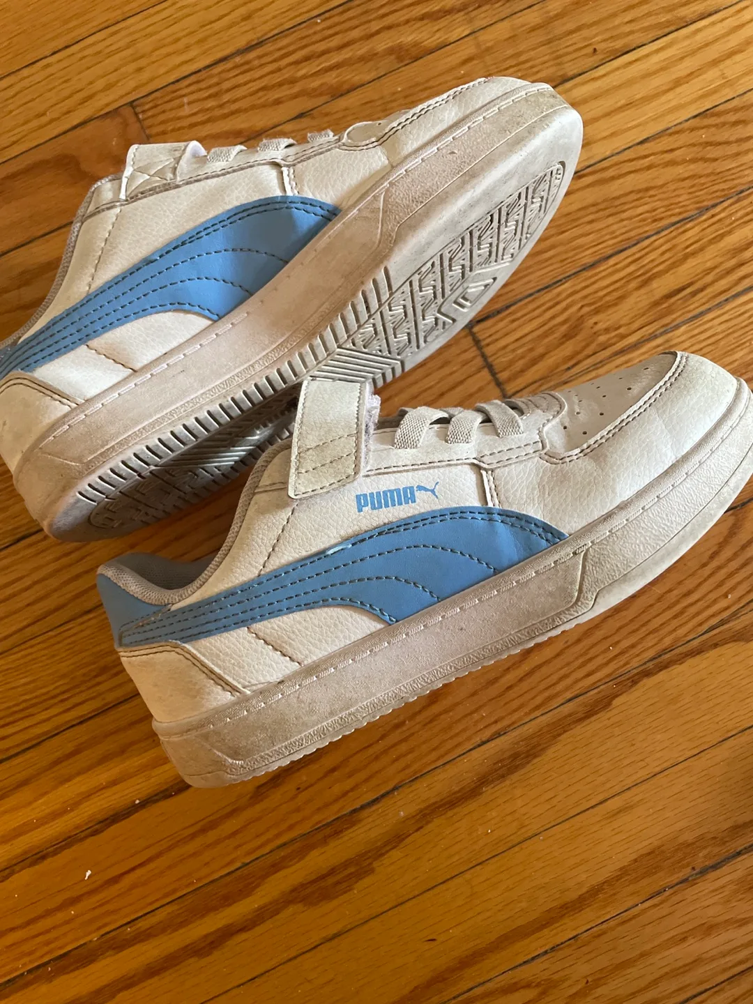 Kids Puma kids White & Blue Sneakers image indicator(2)