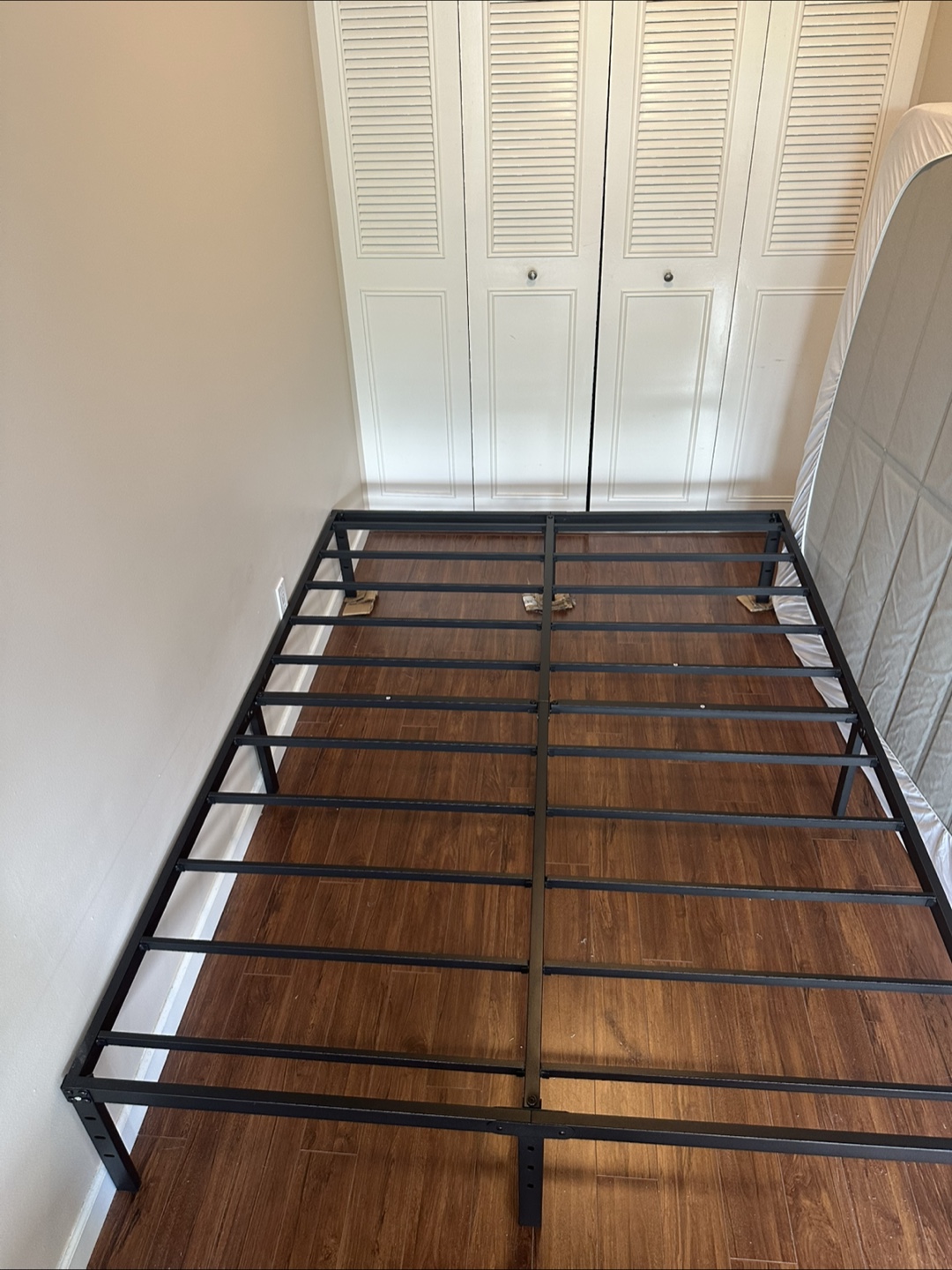 Metal Queen Bed Frame - Black - photo 2