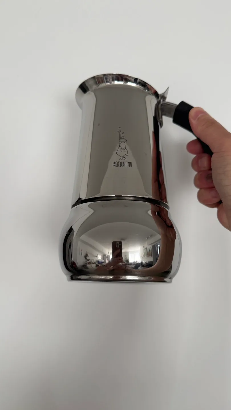 Bialetti Moka Express Stovetop Espresso Maker thumbnail