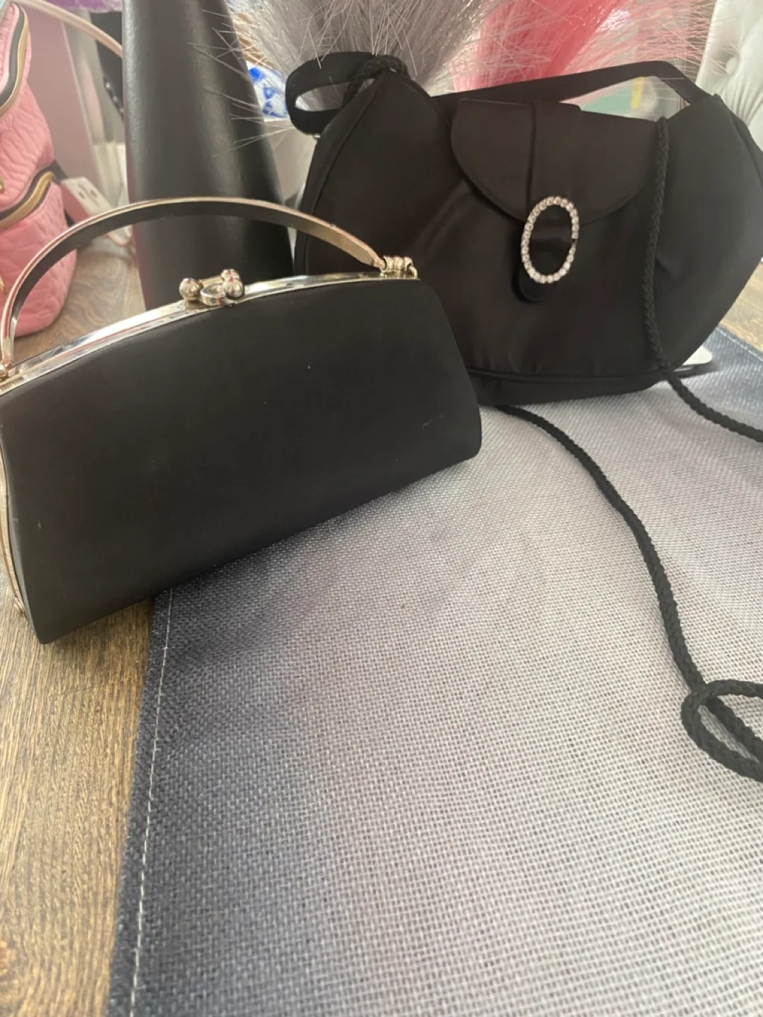 Evening purses thumbnail