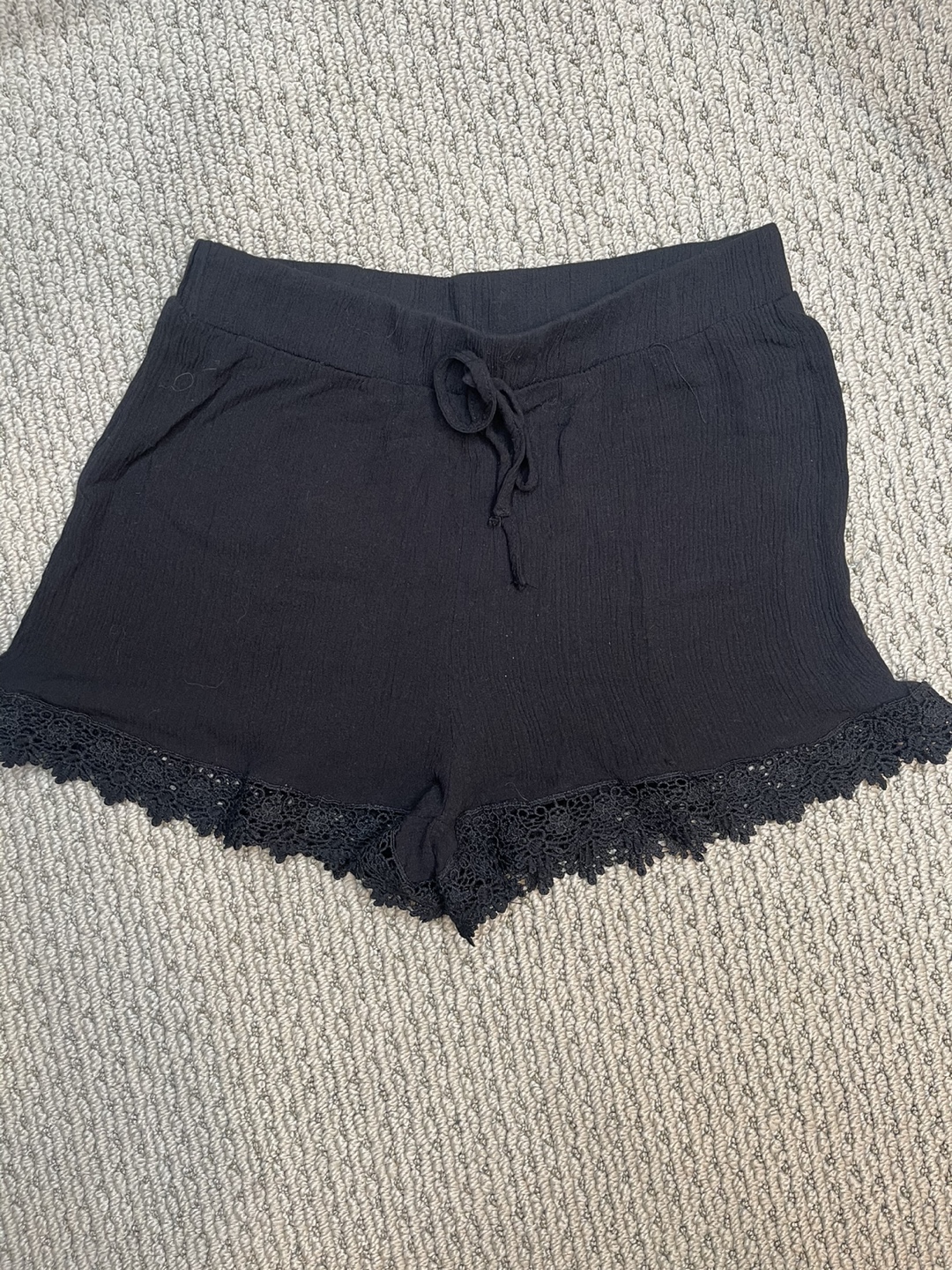🇨🇦Black drawstring with lace detail shorts