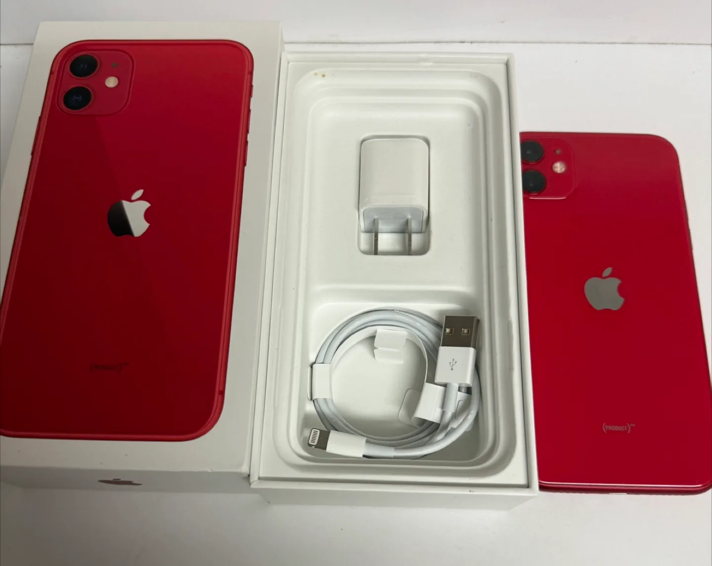 Apple iPhone 11 - Red, Like New! image indicator(3)