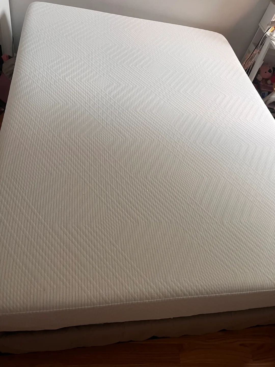 Queen size mattress thumbnail
